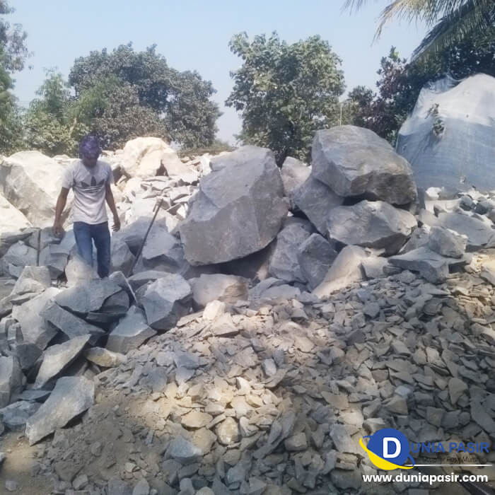 Pembuatan Fondasi dengan Batu Belah